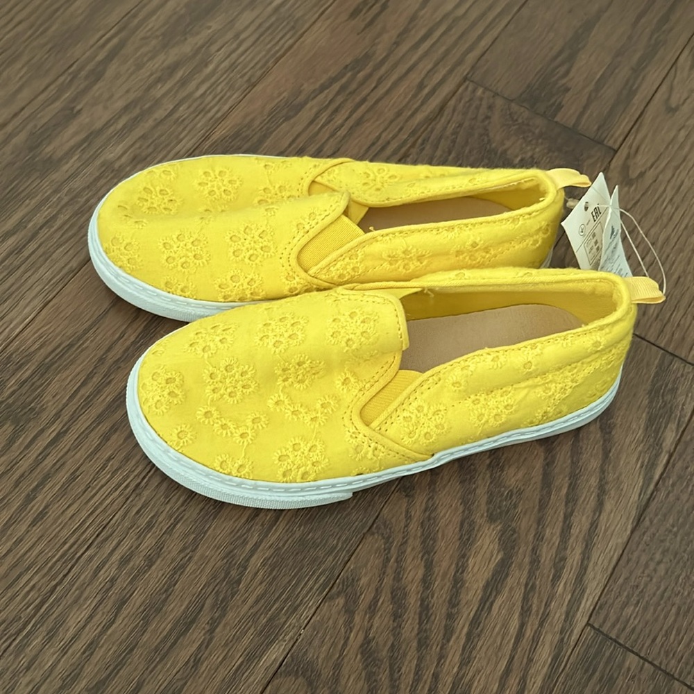 Gap slipon size 11